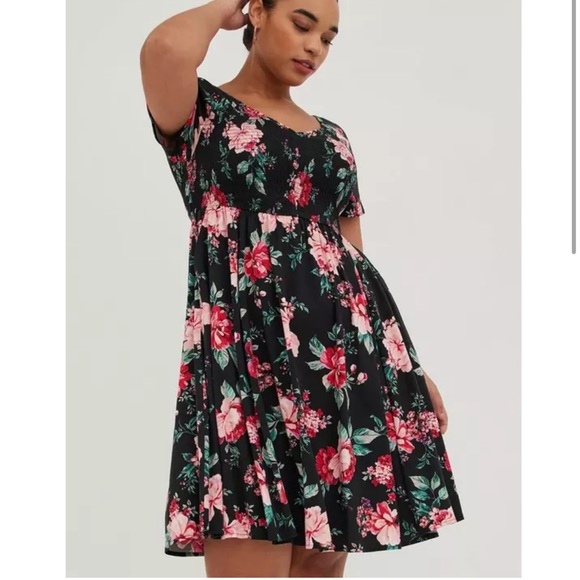 torrid Dresses & Skirts - Torrid Mini Challis Smocked Floral Print Skater Dress Size 1X